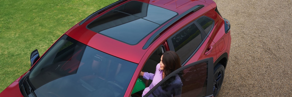 Chevrolet Tracker 2026 com teto solar
